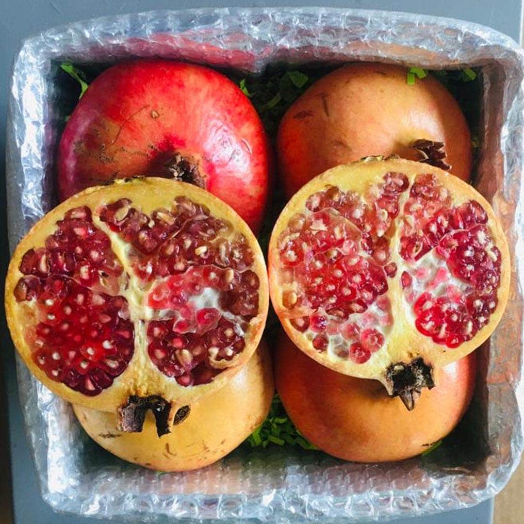 White Pomegranates Box (Granada Mollar de Elche) Tropical Fruit Box Specialty Box Regular Box 00879502003327
